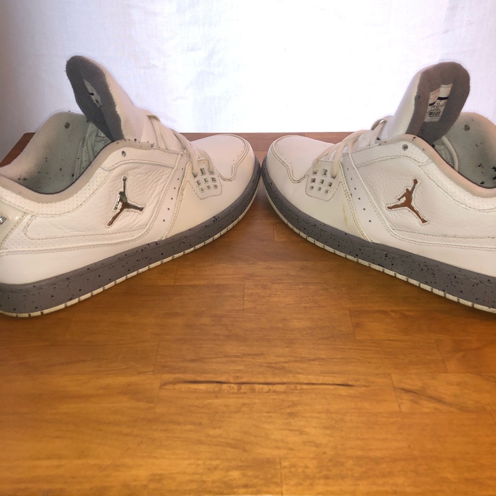 Air Jordan 1 Flight Low